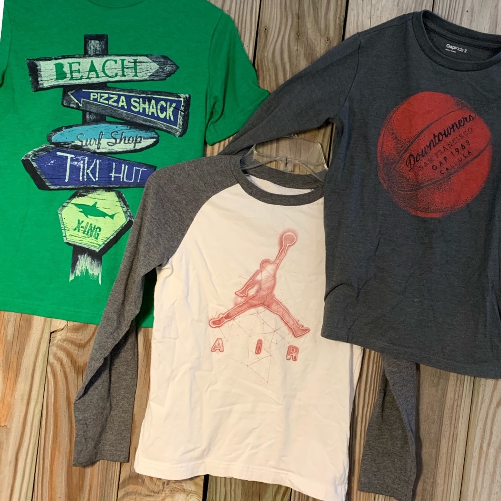 Boys size 8 ⭐️ set of 3 great condition T-shirts